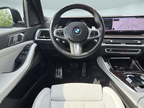 Used 2024 BMW X5 xDrive40i w/ M Sport Package AWD/4WD image 29