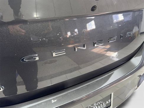 Used 2025 Genesis G70 2.5T image 21