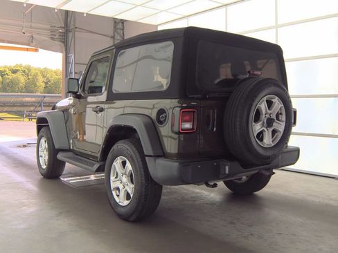 Used 2021 Jeep Wrangler Sport AWD/4WD image 4