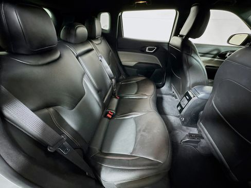 Used 2023 Jeep Compass Limited image 24