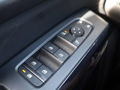 Certified 2025 Nissan Pathfinder SV AWD/4WD image 19