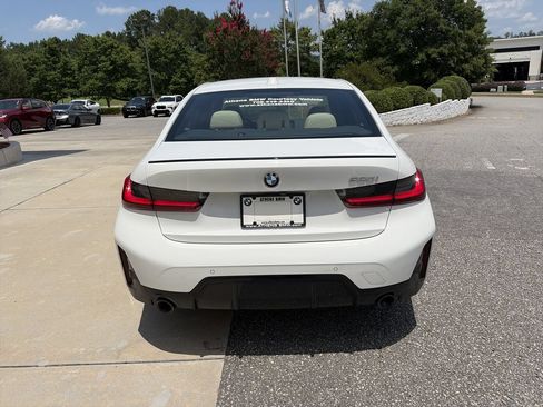 Used 2026 BMW 330i Sedan w/ M Sport Package RWD image 7