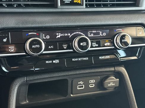 Used 2023 Honda Pilot EX-L image 17