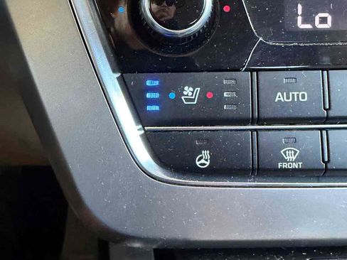 Used 2016 Hyundai Sonata Limited FWD image 11