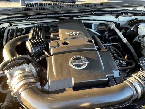 Used 2019 Nissan Frontier SV image 11