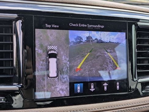 Used 2020 Chrysler Pacifica Limited w/ Advanced Safetytec Group FWD image 30