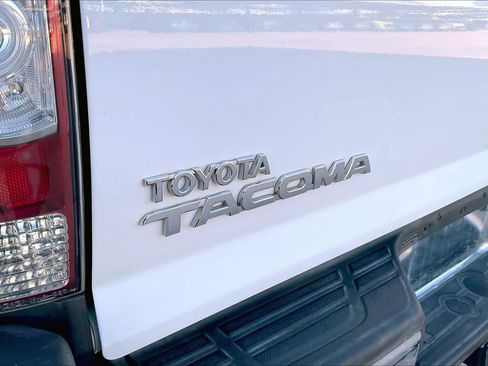 Used 2014 Toyota Tacoma PreRunner image 29
