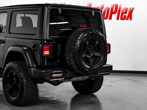 Used 2019 Jeep Wrangler Sport AWD/4WD image 15