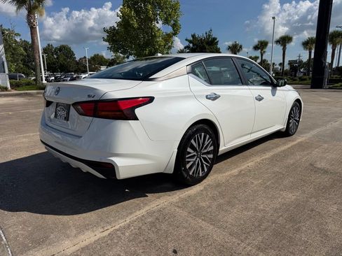 Used 2024 Nissan Altima 2.5 SV FWD image 5