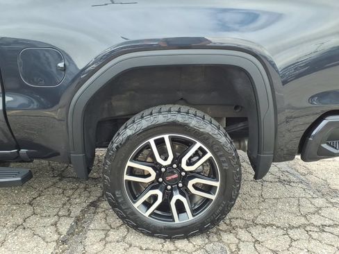 Used 2023 GMC Sierra 1500 AT4 w/ Technology Package AWD/4WD image 22