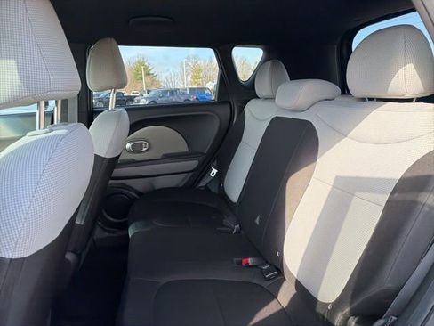 Used 2019 Kia Soul image 12
