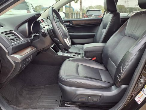 Used 2017 Subaru Outback 3.6R Limited image 23
