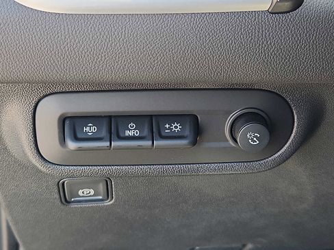 Used 2024 GMC Terrain SLT w/ Tech Package AWD/4WD image 22