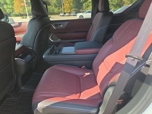Used 2026 INFINITI QX80 Autograph w/ Premium Cargo Package AWD/4WD image 7