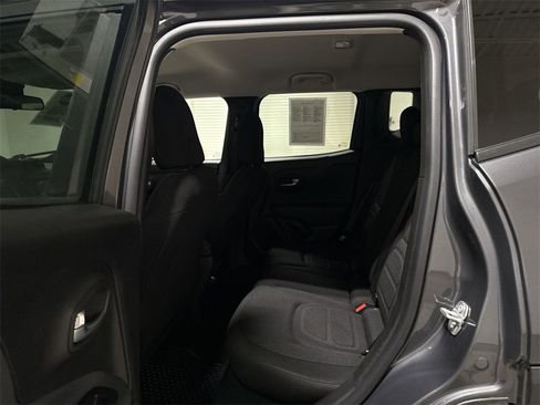 Used 2022 Jeep Renegade Latitude image 23