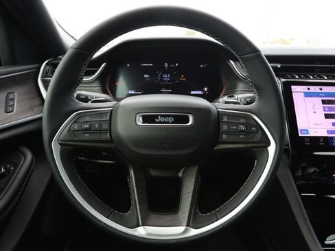 Used 2025 Jeep Grand Cherokee L Limited w/ Black Appearance Package image 11