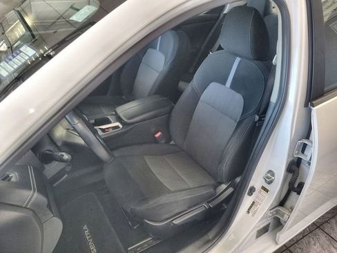 Used 2023 Nissan Sentra SV FWD image 11