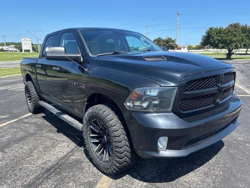 Used 2019 RAM 1500 Express w/ Wheel & Sound Group AWD/4WD image 3