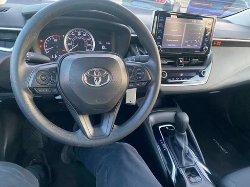 Used 2021 Toyota Corolla LE image 11
