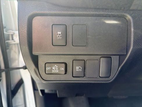 Used 2023 Toyota Tacoma SR image 6