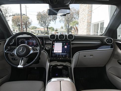 Used 2023 Mercedes-Benz GLC 300 4MATIC image 24