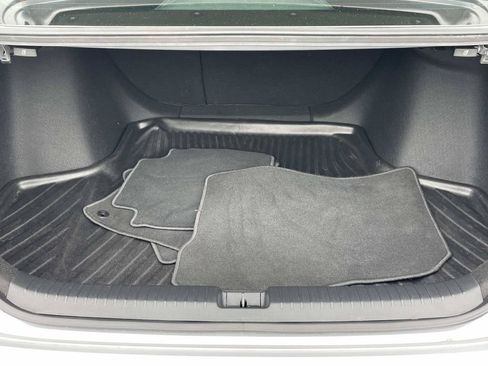 Used 2025 Honda Accord SE image 9