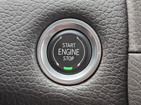 Used 2022 GMC Yukon XL Denali image 23