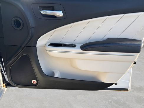 Used 2016 Dodge Charger SXT w/ AWD Plus Group image 9