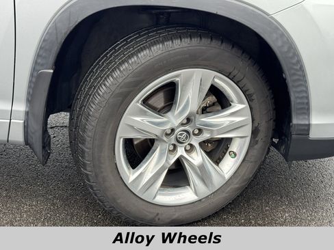 Used 2019 Toyota Highlander Limited image 14