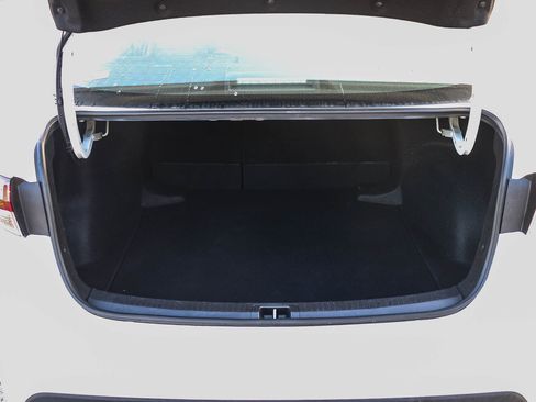 Used 2024 Toyota Corolla LE image 27