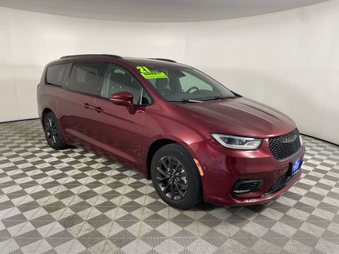 Used 2021 Chrysler Pacifica Touring w/ S Appearance Package FWD image 15