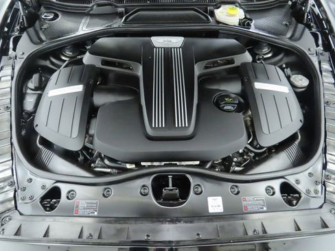 Used 2018 Bentley Flying Spur V8 image 29