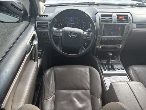 Used 2014 Lexus GX 460 image 28
