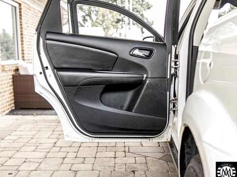 Used 2012 Dodge Journey SXT w/ Sound Group image 34