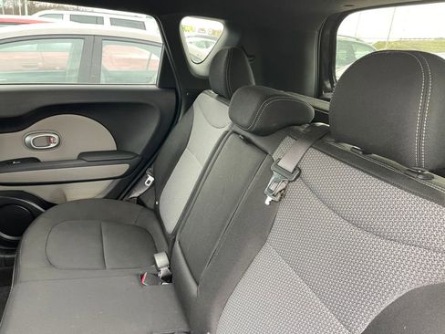 Used 2018 Kia Soul + image 5