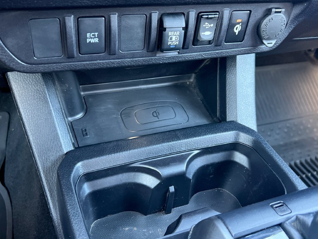 Used 2019 Toyota Tacoma TRD Sport AWD/4WD image 33