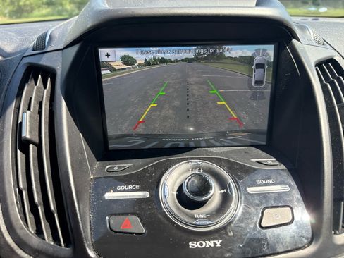 Used 2019 Ford Escape Titanium AWD/4WD image 15