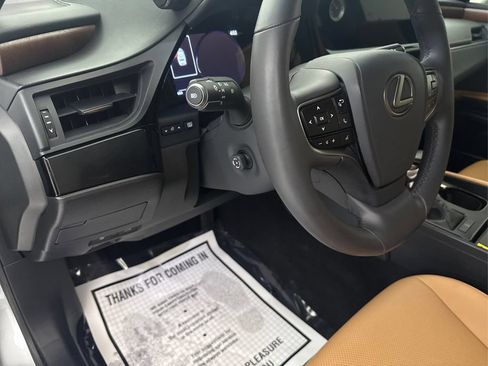 Used 2024 Lexus ES 350 w/ Premium Package FWD image 27
