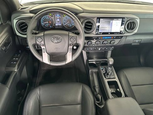 Used 2022 Toyota Tacoma TRD Sport w/ TRD Premium Sport Package AWD/4WD image 16