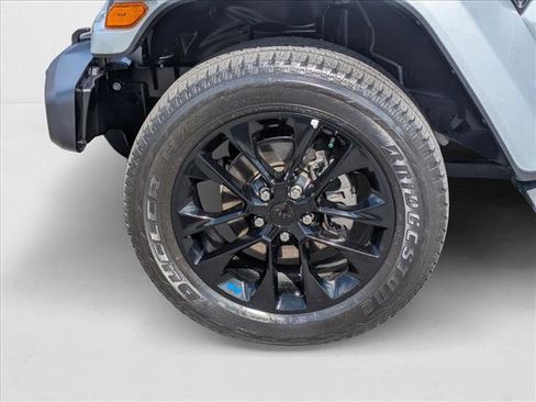 Used 2023 Jeep Wrangler Sahara image 20