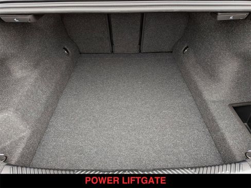 New 2026 BMW 550e xDrive image 27