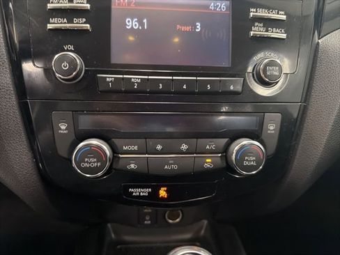 Used 2017 Nissan Rogue Sport SV w/ SV All-Weather Package image 20