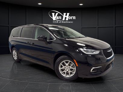 Used 2024 Chrysler Pacifica Touring-L