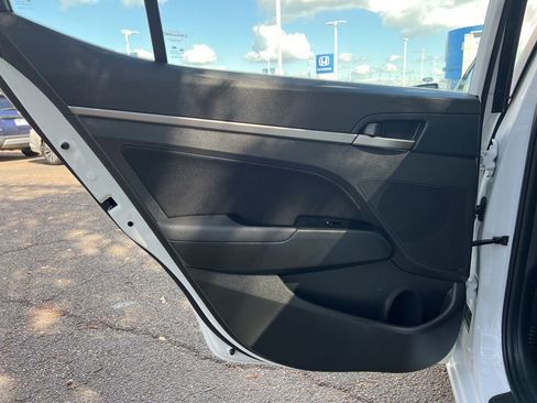 Used 2018 Hyundai Elantra SEL image 15