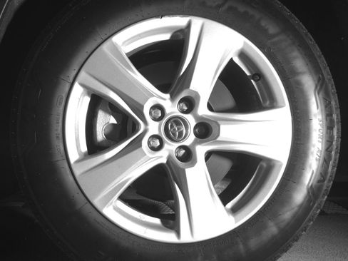 Used 2025 Toyota Highlander LE image 12