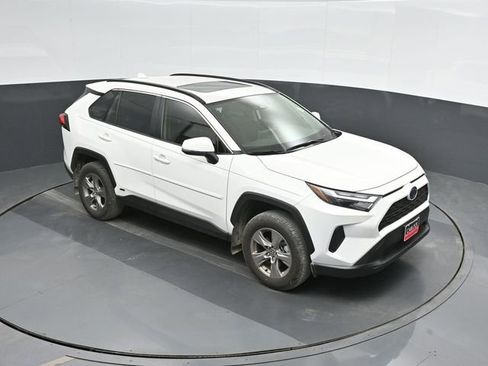 Used 2024 Toyota RAV4 XLE w/ Convenience Package image 33