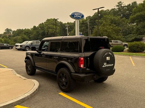Used 2024 Ford Bronco Black Diamond AWD/4WD image 3