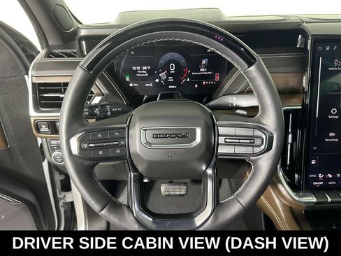 Used 2025 GMC Yukon Denali Ultimate AWD/4WD image 11