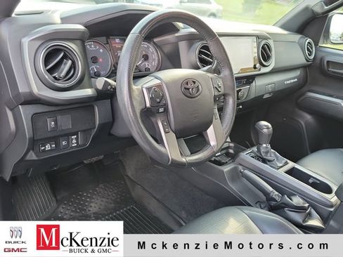 Used 2021 Toyota Tacoma TRD Off-Road w/ TRD Premium Off Road Package AWD/4WD image 6