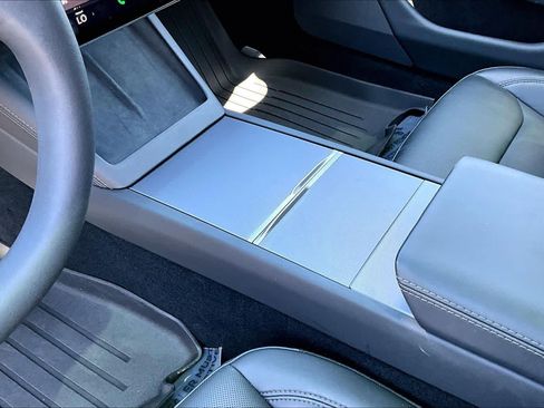 Used 2025 Tesla Model 3 RWD image 16